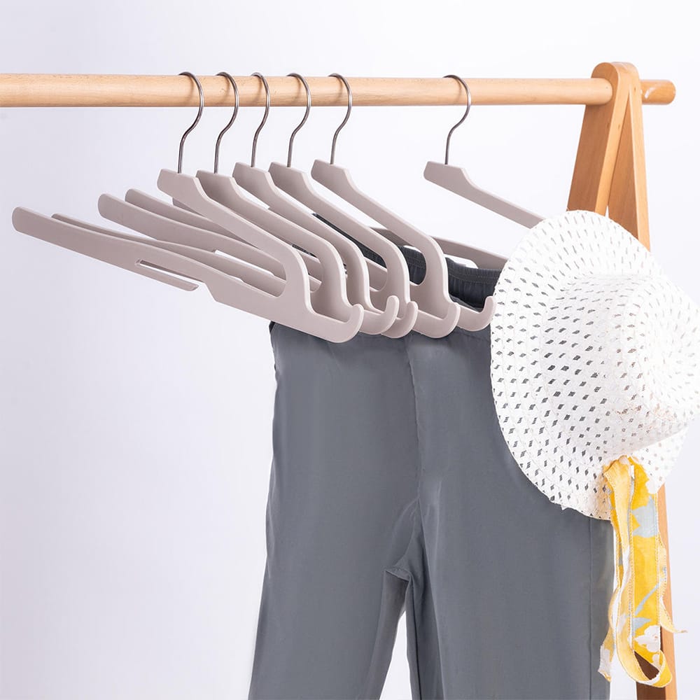 How to hang pants in a small closet 001 drawing