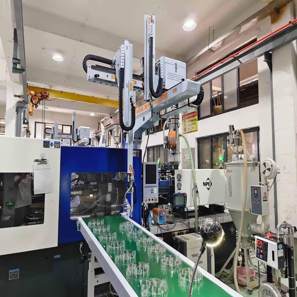 Automated cleanroom production line for custom polymer component manufacturing